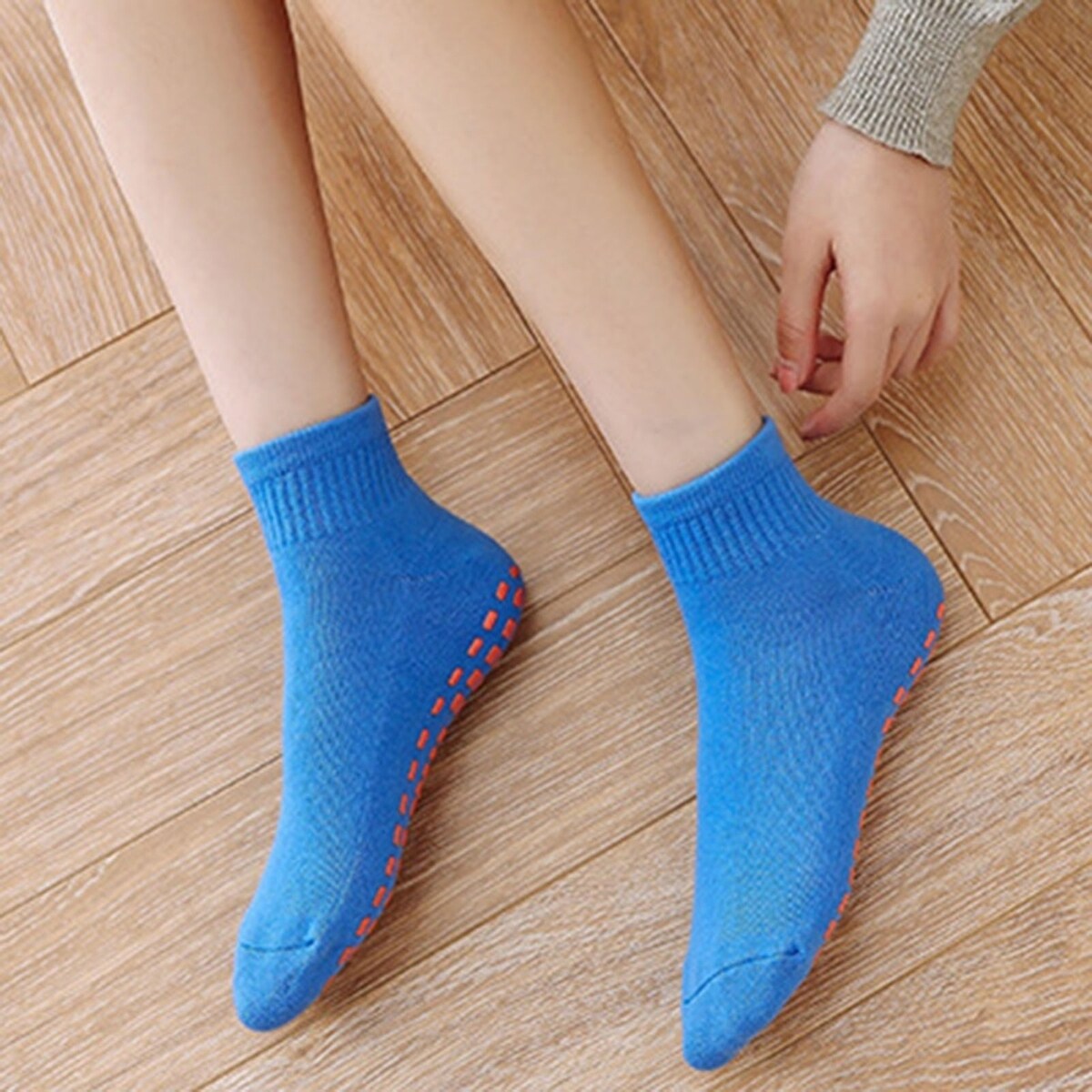 Plush Non-Slip Yoga Socks | Unisex, Breathable, and Warm for Winter